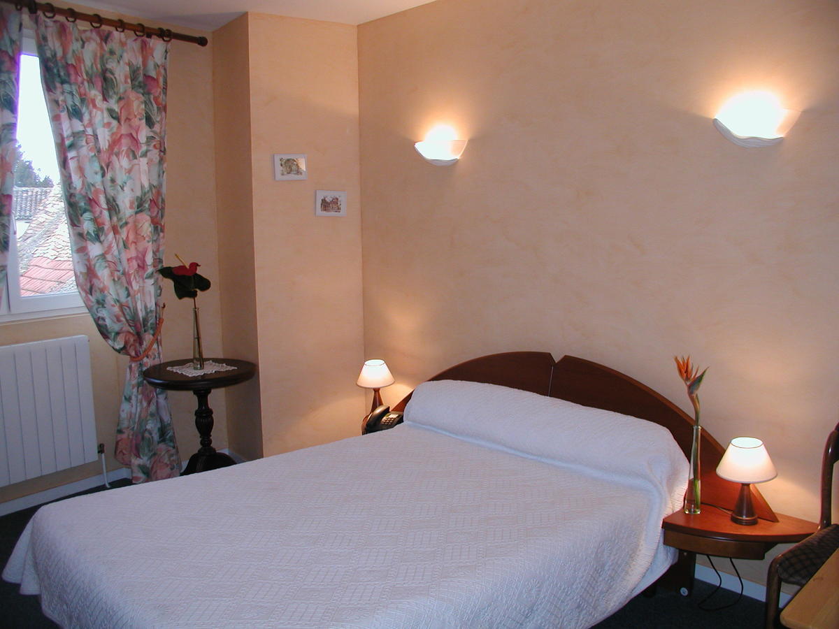 Hotel Auberge De La Nauze Sagelat Стая снимка
