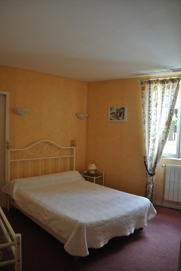 Hotel Auberge De La Nauze Sagelat Стая снимка